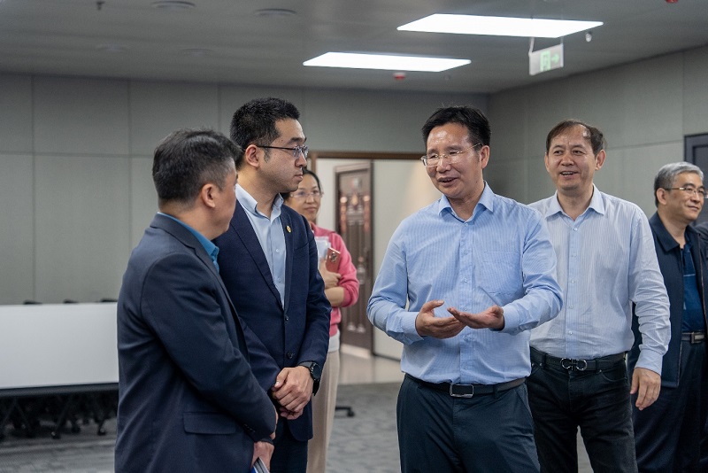 afdc40bd771ab2eb8337de1e16ba273e